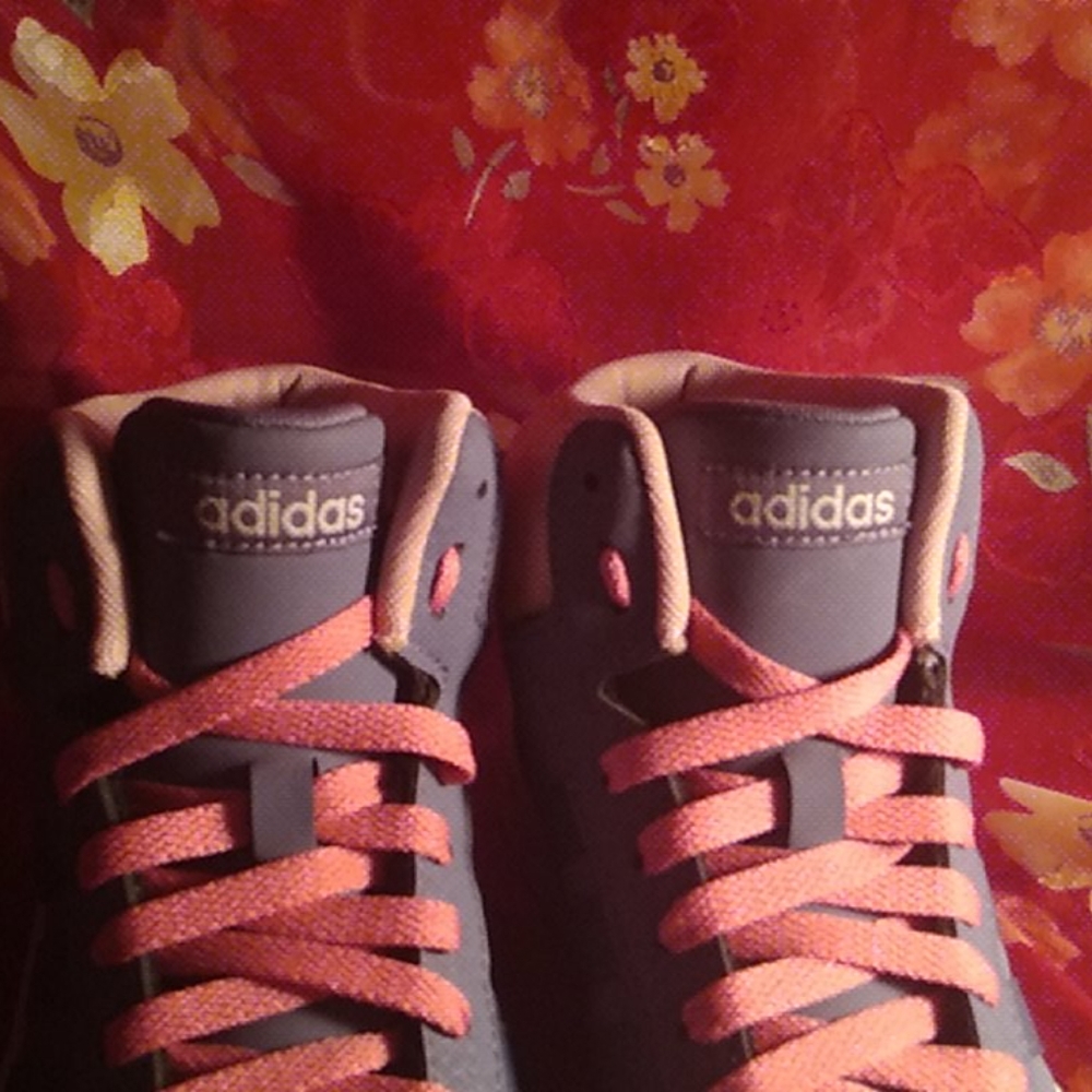 Adidas - Picture 3 of 3
